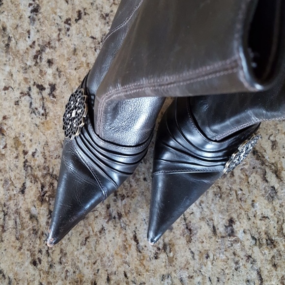 ♥️ Guess Leather Heel Boots - Picture 3 of 7